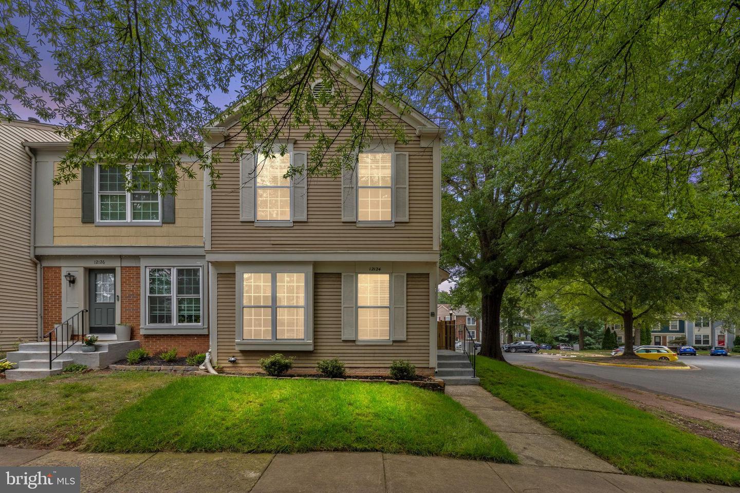 12124 WEDGEWAY PL, FAIRFAX, Virginia 22033, 2 Bedrooms Bedrooms, 4 Rooms Rooms,3 BathroomsBathrooms,Residential,For sale,12124 WEDGEWAY PL,VAFX2259762 MLS # VAFX2259762