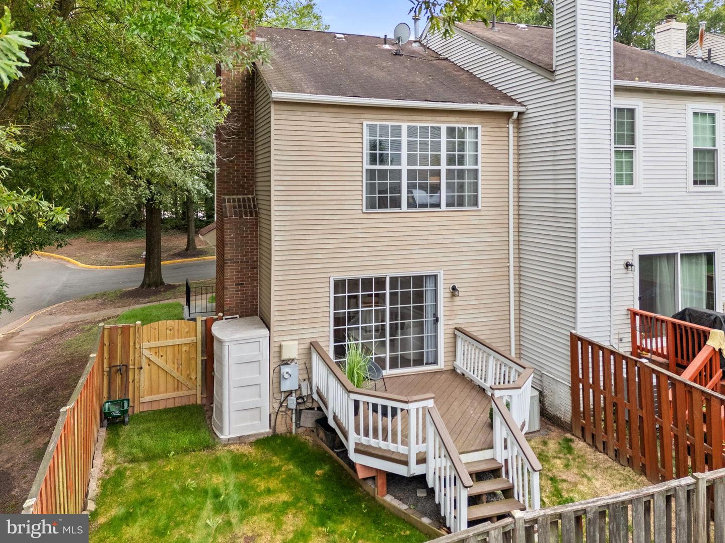 12124 WEDGEWAY PL, FAIRFAX, Virginia 22033, 2 Bedrooms Bedrooms, 4 Rooms Rooms,3 BathroomsBathrooms,Residential,For sale,12124 WEDGEWAY PL,VAFX2259762 MLS # VAFX2259762