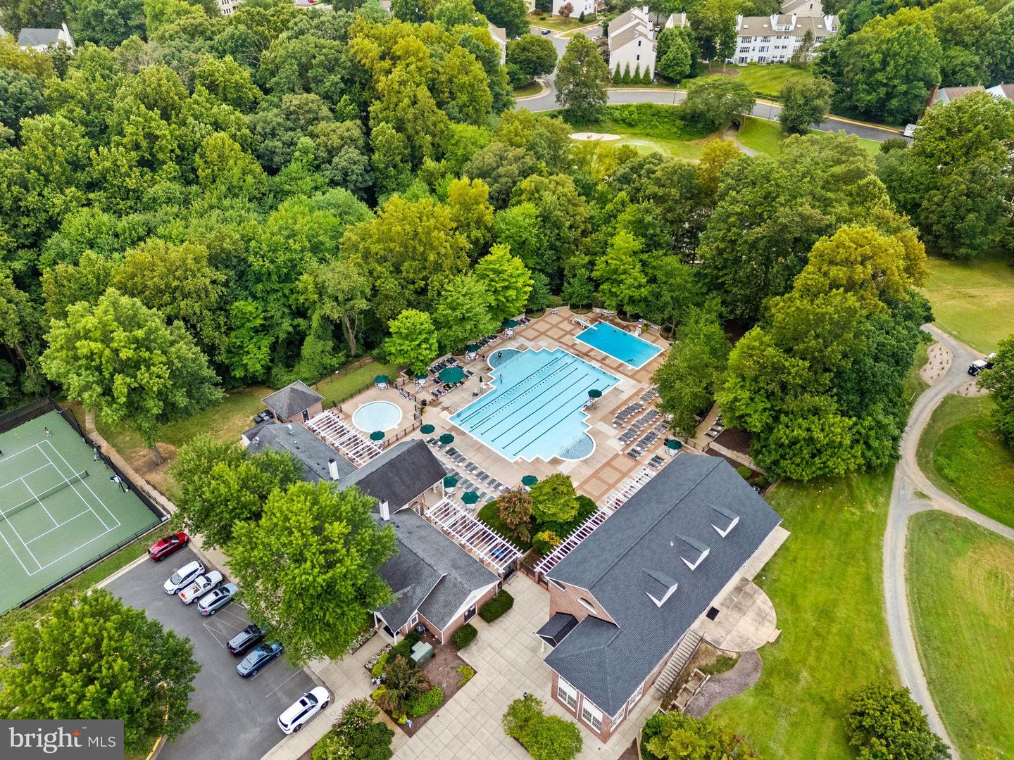 12124 WEDGEWAY PL, FAIRFAX, Virginia 22033, 2 Bedrooms Bedrooms, 4 Rooms Rooms,3 BathroomsBathrooms,Residential,For sale,12124 WEDGEWAY PL,VAFX2259762 MLS # VAFX2259762