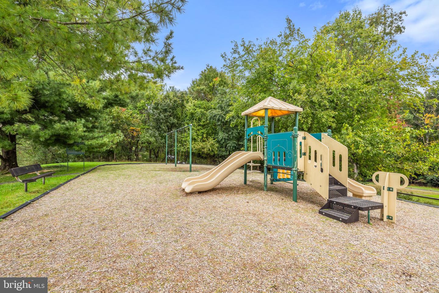 12124 WEDGEWAY PL, FAIRFAX, Virginia 22033, 2 Bedrooms Bedrooms, 4 Rooms Rooms,3 BathroomsBathrooms,Residential,For sale,12124 WEDGEWAY PL,VAFX2259762 MLS # VAFX2259762