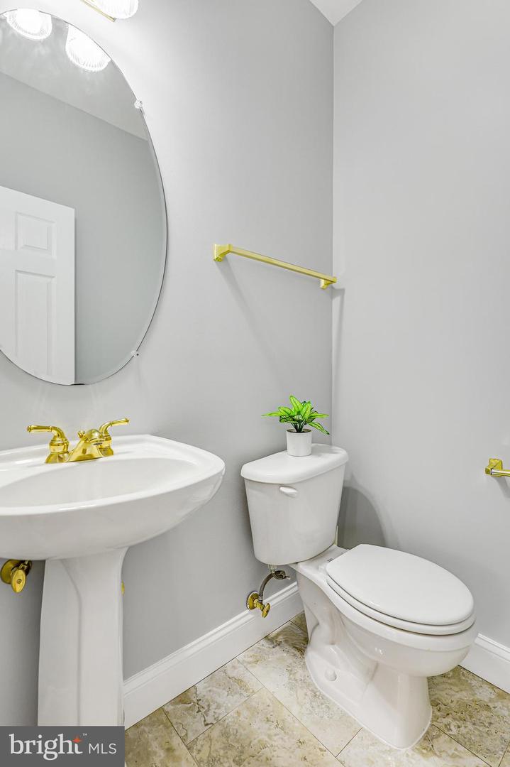 2964 KILDARE LN, FAIRFAX, Virginia 22031, 3 Bedrooms Bedrooms, ,2 BathroomsBathrooms,Residential,For sale,2964 KILDARE LN,VAFX2260000 MLS # VAFX2260000