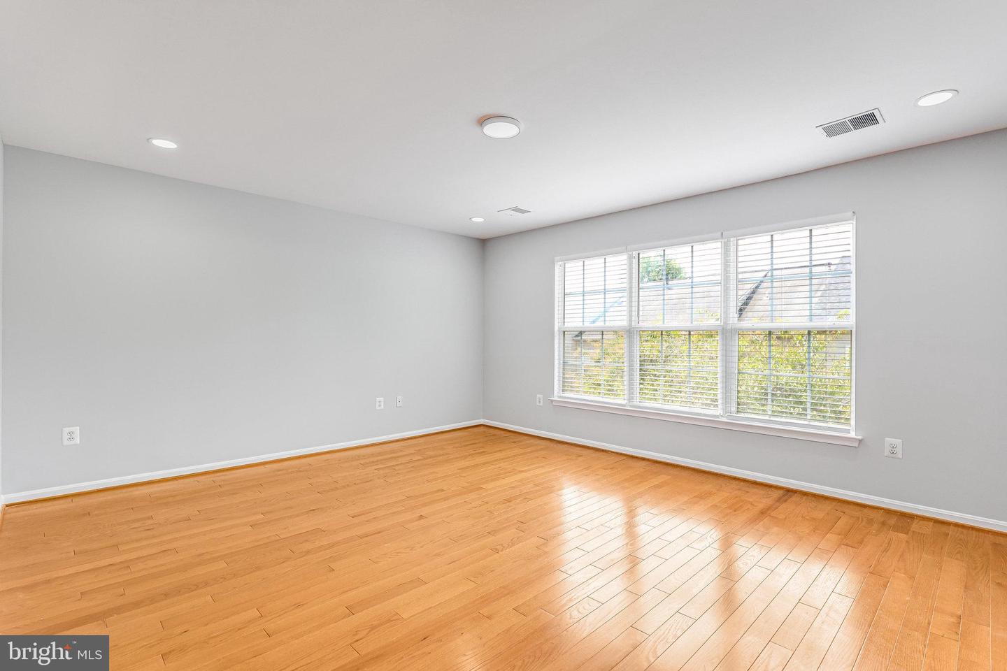 2964 KILDARE LN, FAIRFAX, Virginia 22031, 3 Bedrooms Bedrooms, ,2 BathroomsBathrooms,Residential,For sale,2964 KILDARE LN,VAFX2260000 MLS # VAFX2260000