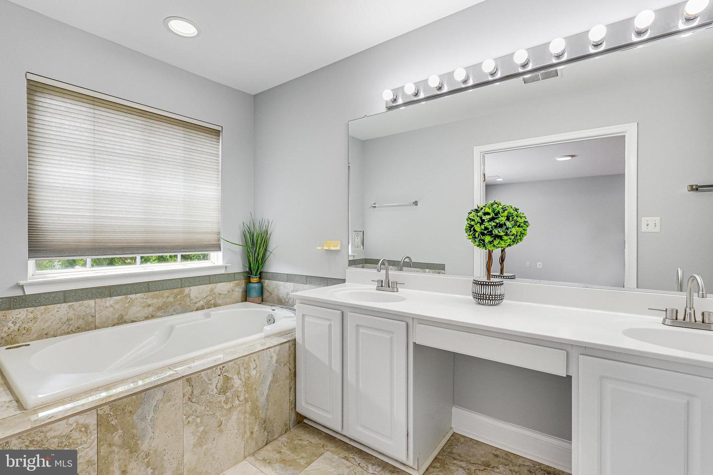 2964 KILDARE LN, FAIRFAX, Virginia 22031, 3 Bedrooms Bedrooms, ,2 BathroomsBathrooms,Residential,For sale,2964 KILDARE LN,VAFX2260000 MLS # VAFX2260000