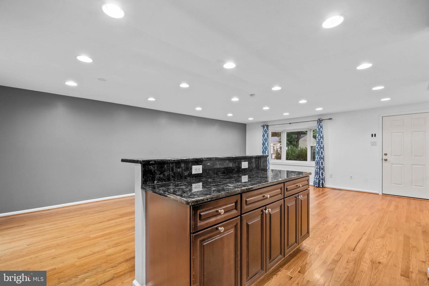 2653 FANIEUL HALL CT, OAK HILL, Virginia 20171, 3 Bedrooms Bedrooms, ,2 BathroomsBathrooms,Residential,For sale,2653 FANIEUL HALL CT,VAFX2260018 MLS # VAFX2260018