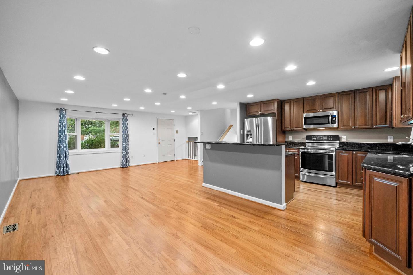 2653 FANIEUL HALL CT, OAK HILL, Virginia 20171, 3 Bedrooms Bedrooms, ,2 BathroomsBathrooms,Residential,For sale,2653 FANIEUL HALL CT,VAFX2260018 MLS # VAFX2260018