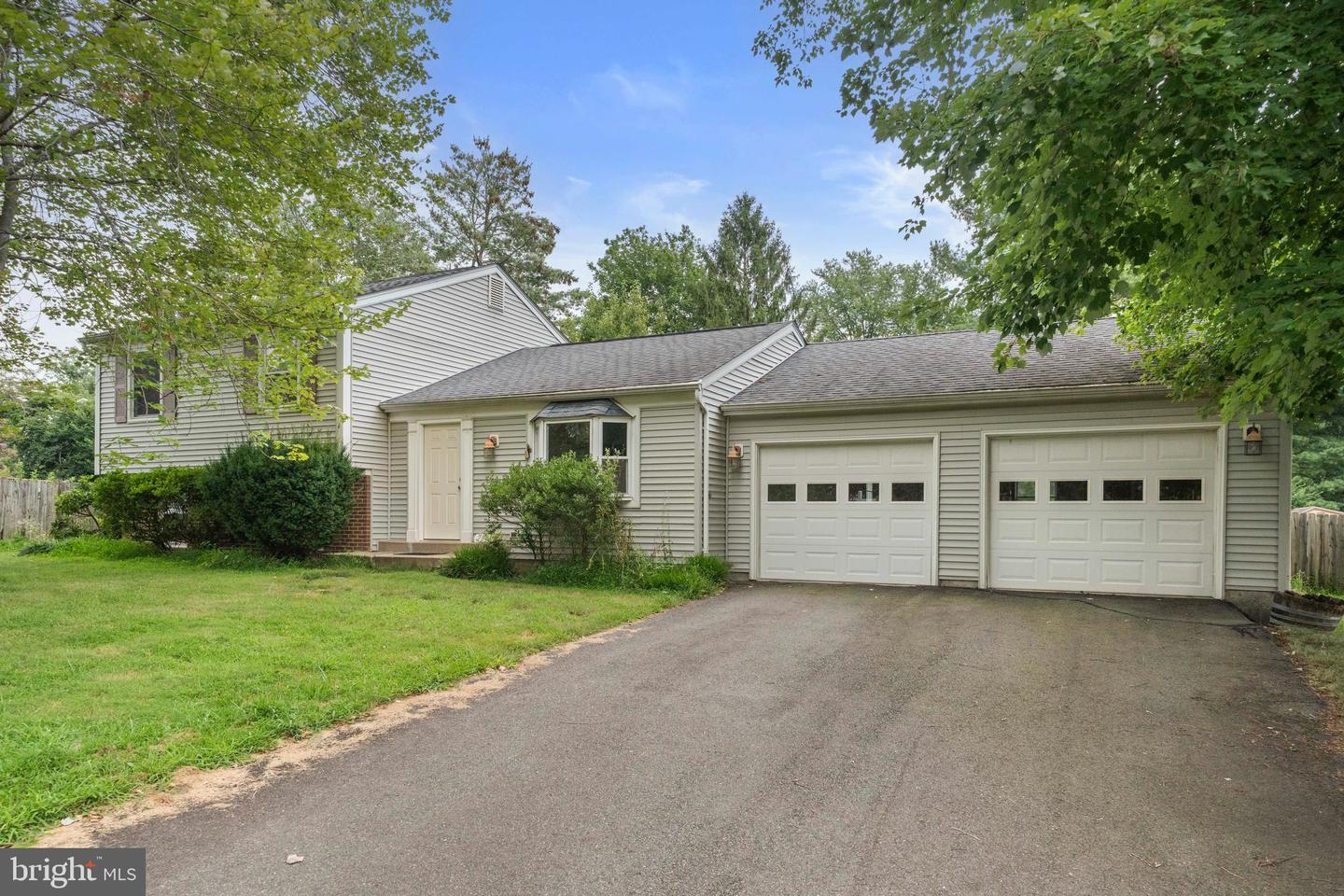 2653 FANIEUL HALL CT, OAK HILL, Virginia 20171, 3 Bedrooms Bedrooms, ,2 BathroomsBathrooms,Residential,For sale,2653 FANIEUL HALL CT,VAFX2260018 MLS # VAFX2260018