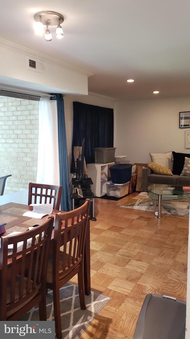 2911 CHARING CROSS RD #07/6, FALLS CHURCH, Virginia 22042, 1 Bedroom Bedrooms, ,1 BathroomBathrooms,Residential,For sale,2911 CHARING CROSS RD #07/6,VAFX2260022 MLS # VAFX2260022