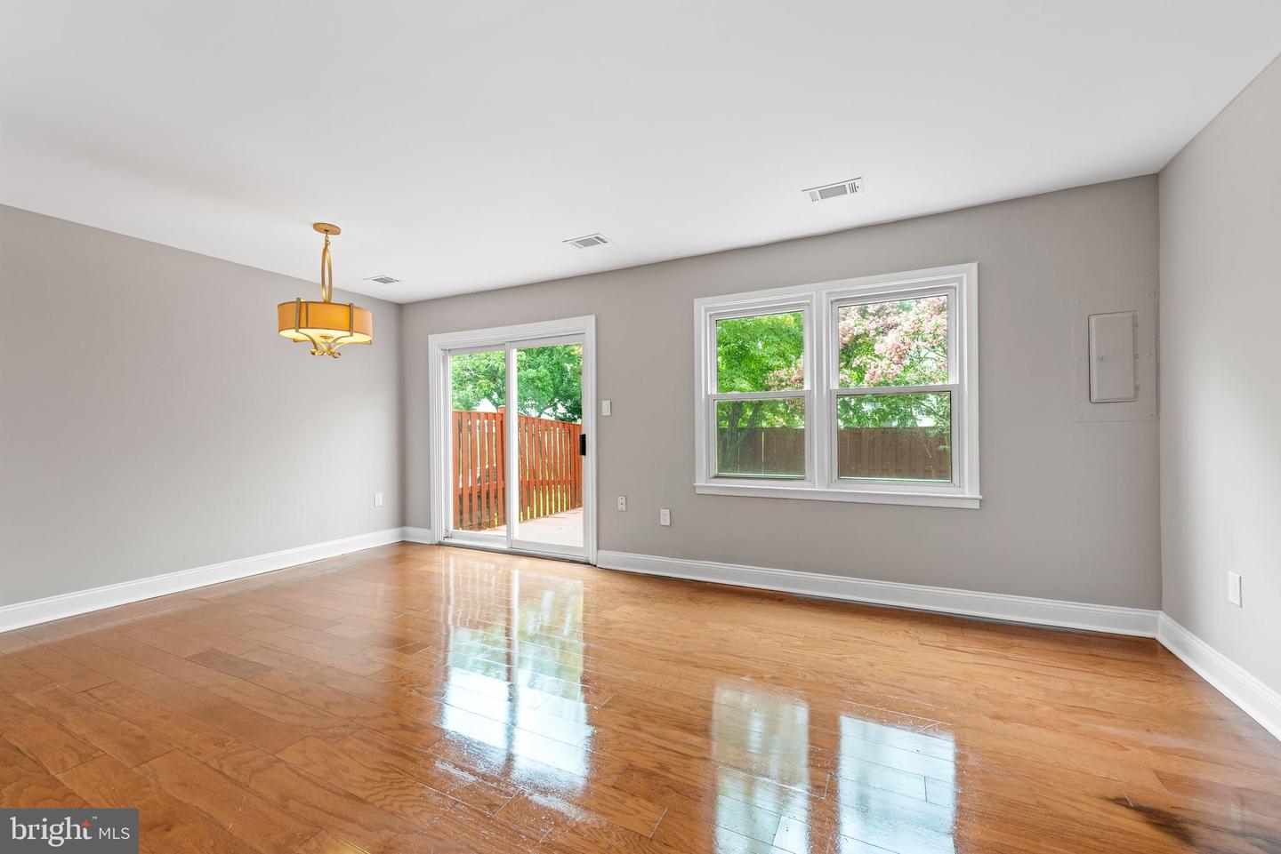 9015 MILES PL, MANASSAS, Virginia 20110, 3 Bedrooms Bedrooms, ,2 BathroomsBathrooms,Residential,For sale,9015 MILES PL,VAMN2009170 MLS # VAMN2009170
