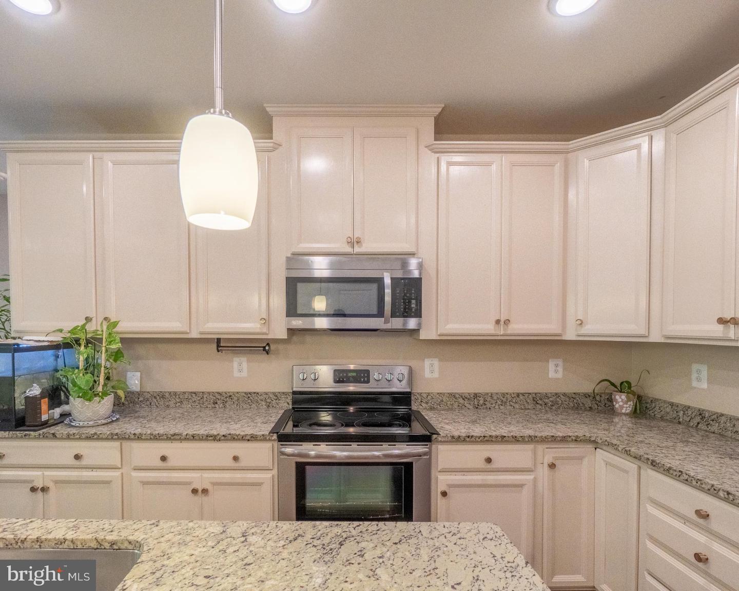 13933 HOLLOW WIND WAY #101, WOODBRIDGE, Virginia 22191, 3 Bedrooms Bedrooms, 6 Rooms Rooms,2 BathroomsBathrooms,Residential,For sale,13933 HOLLOW WIND WAY #101,VAPW2101054 MLS # VAPW2101054