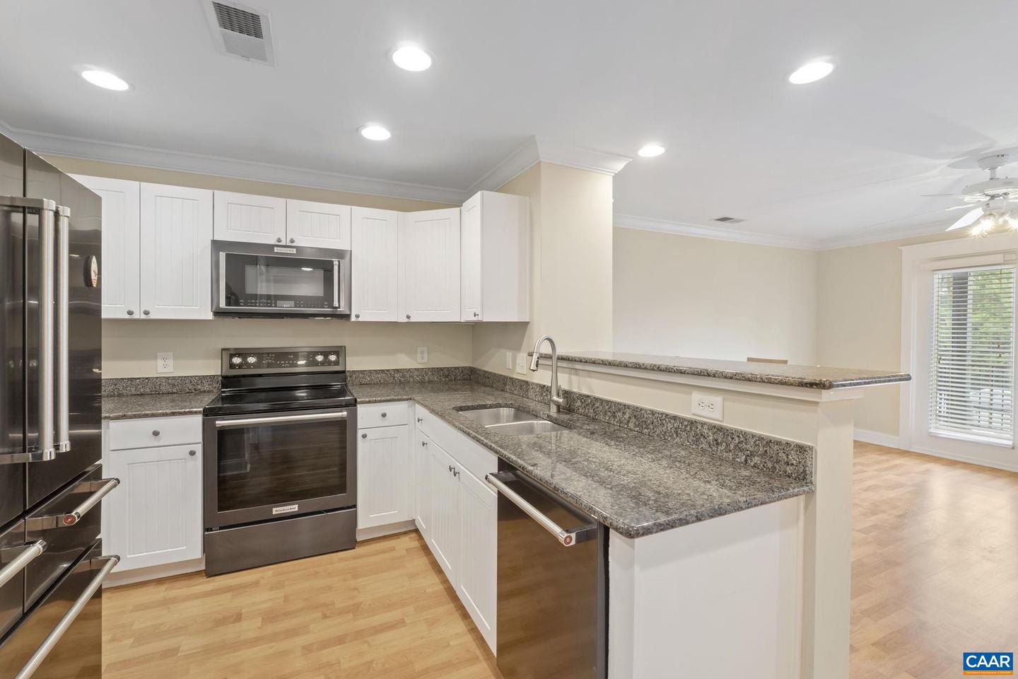 1625 ELMWOOD CT #204, CHARLOTTESVILLE, Virginia 22903, 3 Bedrooms Bedrooms, ,3 BathroomsBathrooms,Residential,For sale,1625 ELMWOOD CT #204,667618 MLS # 667618