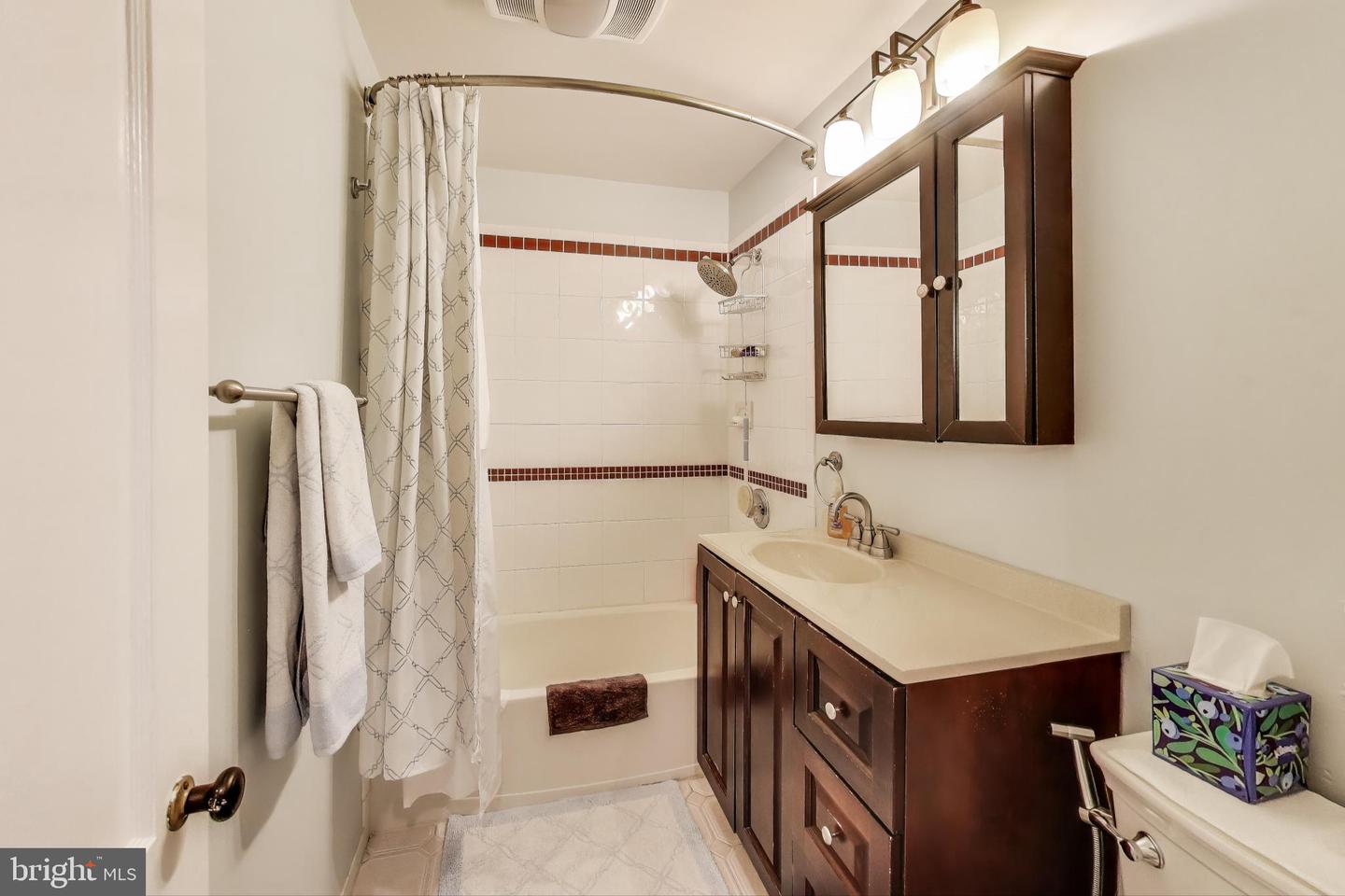 6703 HALLWOOD AVE, FALLS CHURCH, Virginia 22046, 3 Bedrooms Bedrooms, ,2 BathroomsBathrooms,Residential,For sale,6703 HALLWOOD AVE,VAFX2260198 MLS # VAFX2260198
