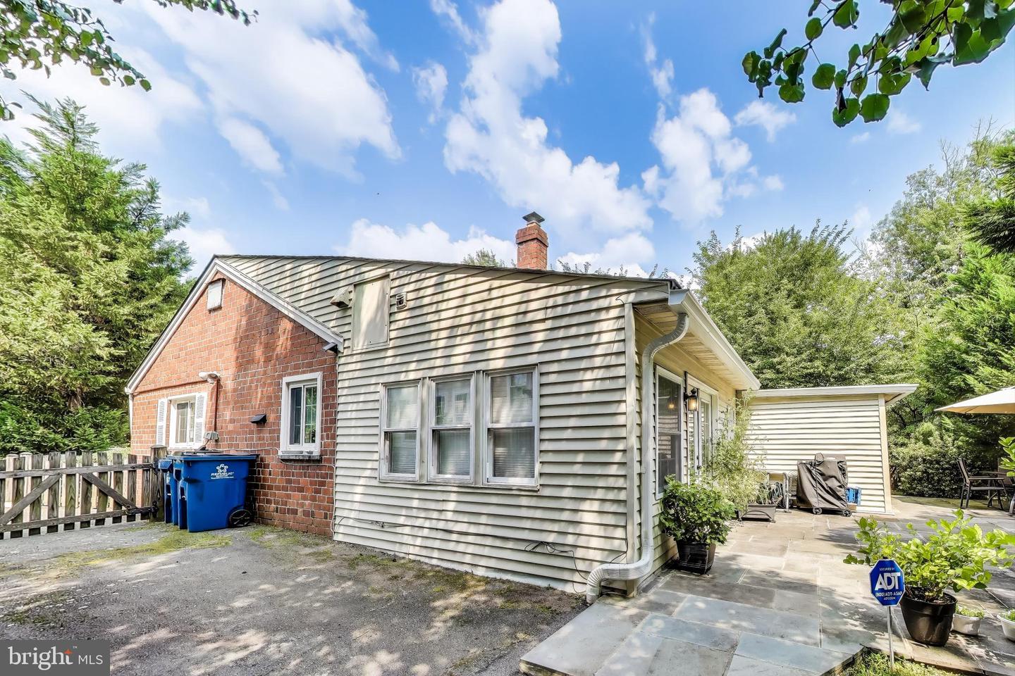 6703 HALLWOOD AVE, FALLS CHURCH, Virginia 22046, 3 Bedrooms Bedrooms, ,2 BathroomsBathrooms,Residential,For sale,6703 HALLWOOD AVE,VAFX2260198 MLS # VAFX2260198