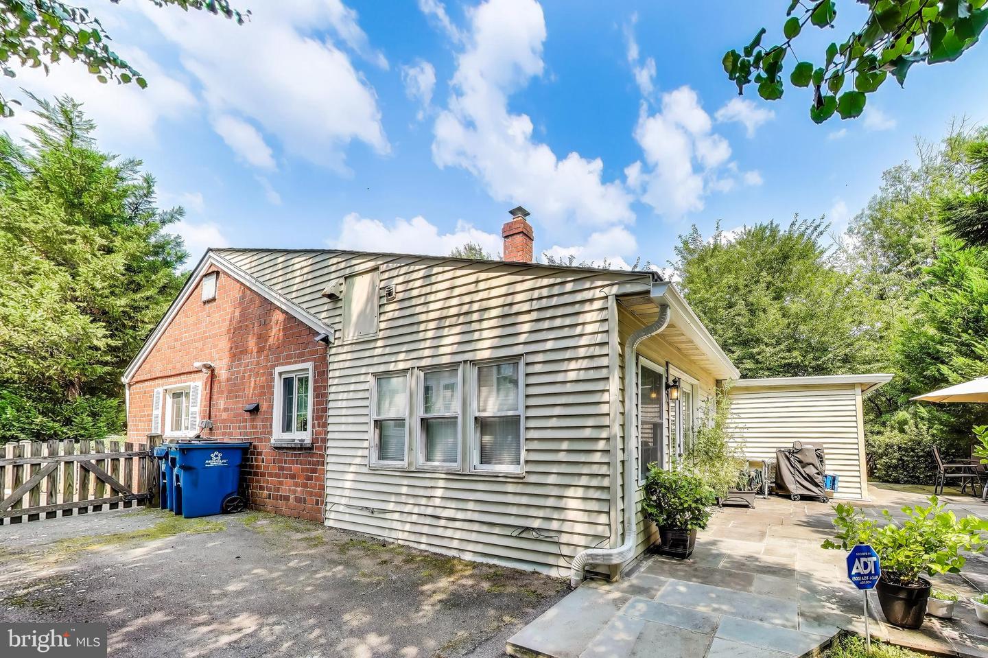 6703 HALLWOOD AVE, FALLS CHURCH, Virginia 22046, 3 Bedrooms Bedrooms, ,2 BathroomsBathrooms,Residential,For sale,6703 HALLWOOD AVE,VAFX2260198 MLS # VAFX2260198