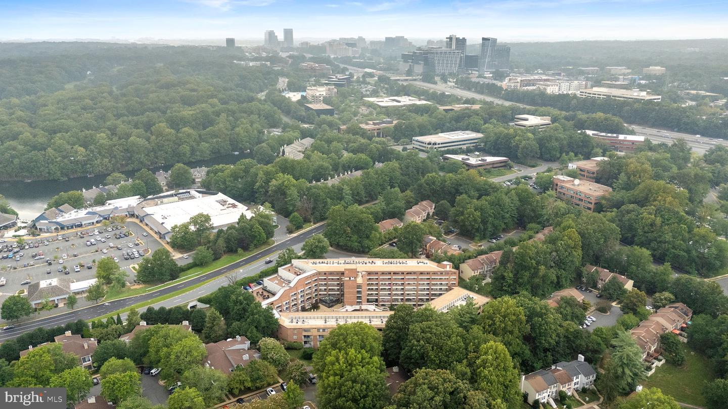 1951 SAGEWOOD LN #315, RESTON, Virginia 20191, 2 Bedrooms Bedrooms, ,2 BathroomsBathrooms,Residential,For sale,1951 SAGEWOOD LN #315,VAFX2260284 MLS # VAFX2260284
