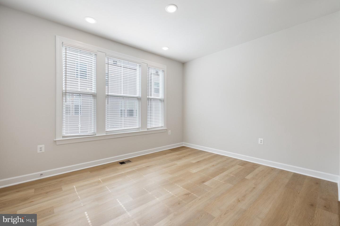 7275 NITTANY LN, ALEXANDRIA, Virginia 22306, 4 Bedrooms Bedrooms, ,3 BathroomsBathrooms,Residential,For sale,7275 NITTANY LN,VAFX2260286 MLS # VAFX2260286