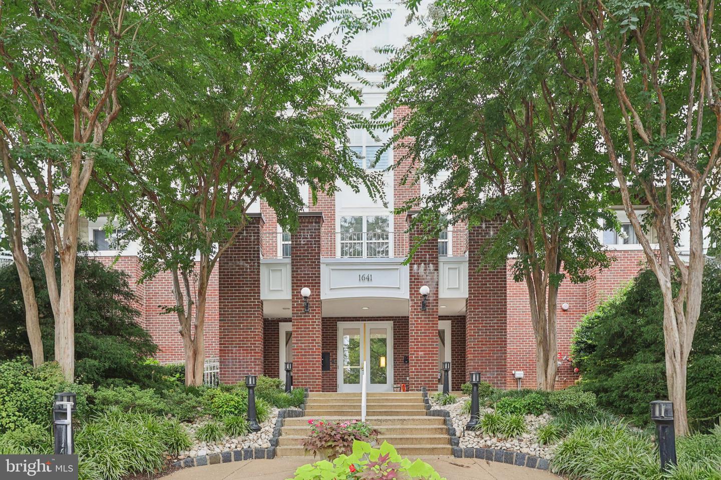 1641 INTERNATIONAL DR #207, MCLEAN, Virginia 22102, 2 Bedrooms Bedrooms, ,1 BathroomBathrooms,Residential,For sale,1641 INTERNATIONAL DR #207,VAFX2260396 MLS # VAFX2260396