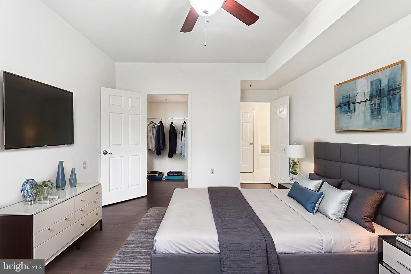 1641 INTERNATIONAL DR #207, MCLEAN, Virginia 22102, 2 Bedrooms Bedrooms, ,1 BathroomBathrooms,Residential,For sale,1641 INTERNATIONAL DR #207,VAFX2260396 MLS # VAFX2260396