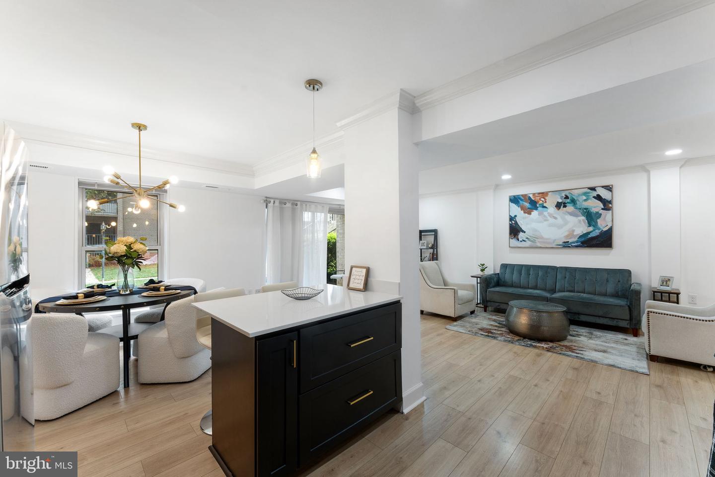 1 CANTERBURY SQ #101, ALEXANDRIA, Virginia 22304, 2 Bedrooms Bedrooms, ,1 BathroomBathrooms,Residential,For sale,1 CANTERBURY SQ #101,VAAX2048460 MLS # VAAX2048460