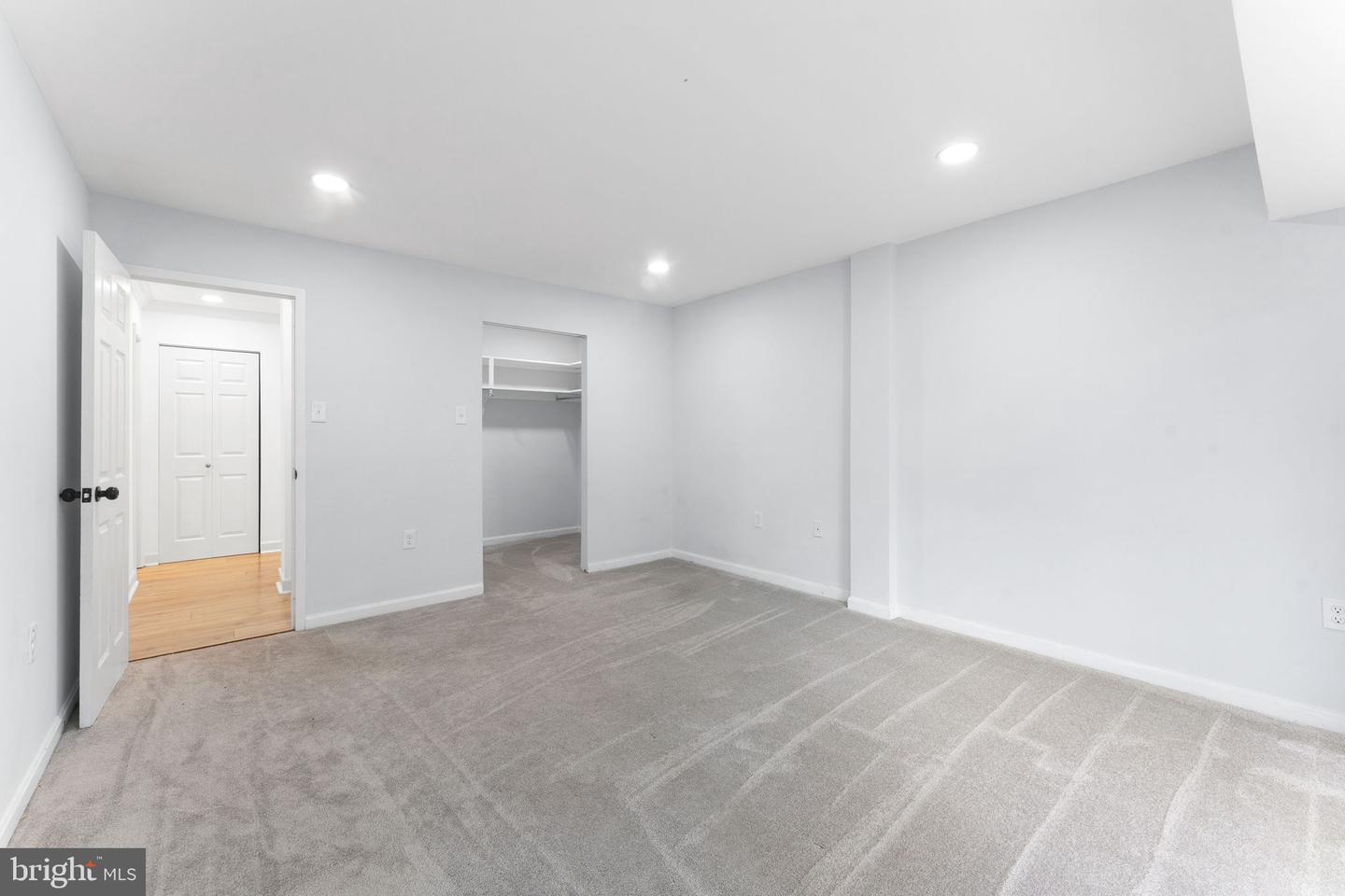 1 CANTERBURY SQ #101, ALEXANDRIA, Virginia 22304, 2 Bedrooms Bedrooms, ,1 BathroomBathrooms,Residential,For sale,1 CANTERBURY SQ #101,VAAX2048460 MLS # VAAX2048460