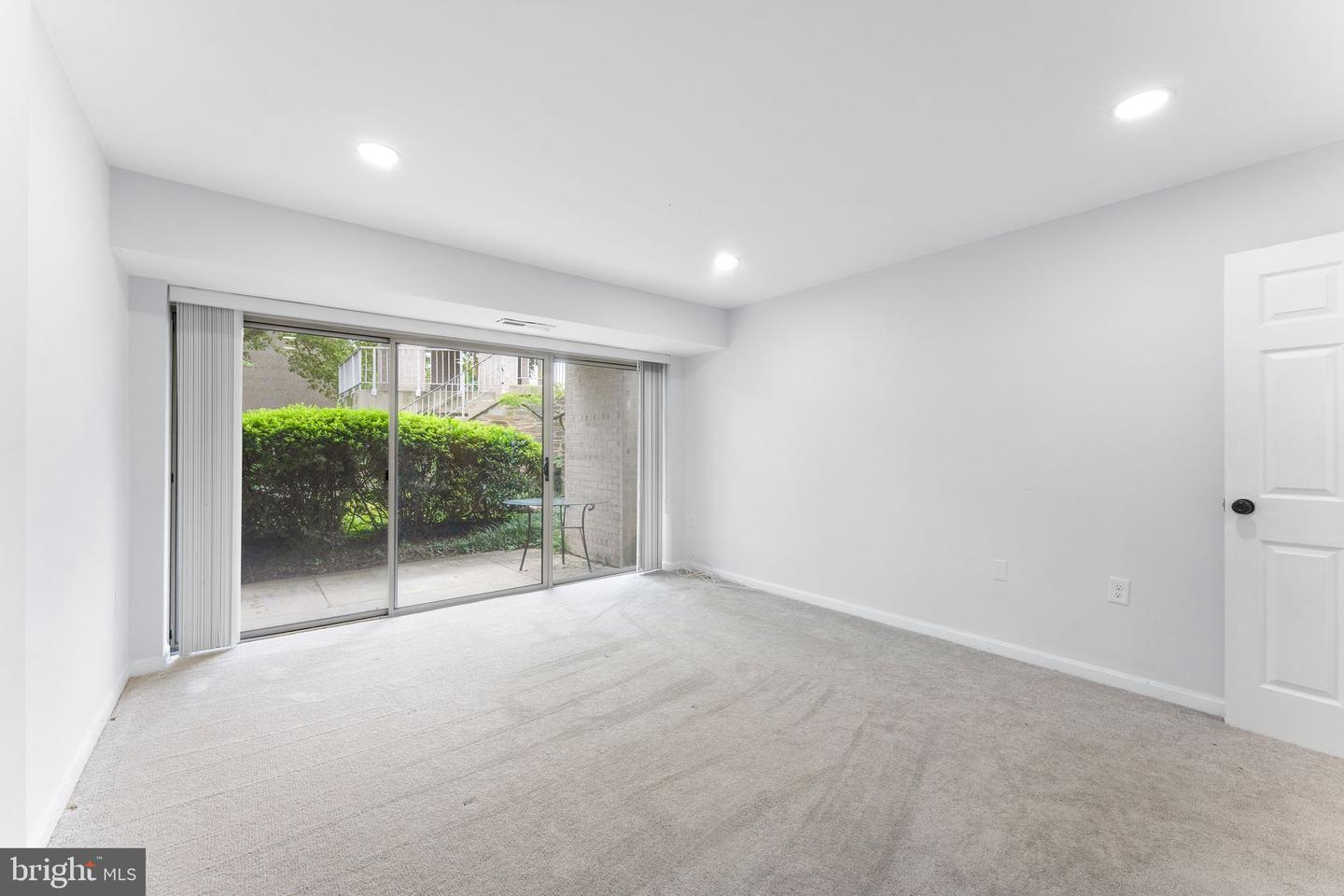 1 CANTERBURY SQ #101, ALEXANDRIA, Virginia 22304, 2 Bedrooms Bedrooms, ,1 BathroomBathrooms,Residential,For sale,1 CANTERBURY SQ #101,VAAX2048460 MLS # VAAX2048460