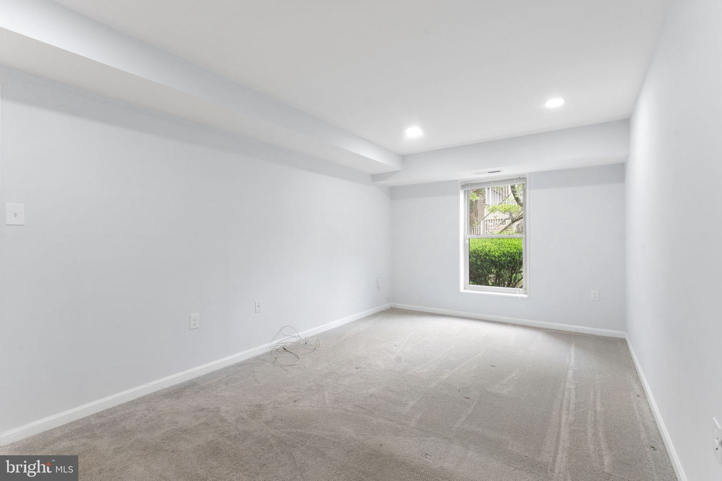 1 CANTERBURY SQ #101, ALEXANDRIA, Virginia 22304, 2 Bedrooms Bedrooms, ,1 BathroomBathrooms,Residential,For sale,1 CANTERBURY SQ #101,VAAX2048460 MLS # VAAX2048460