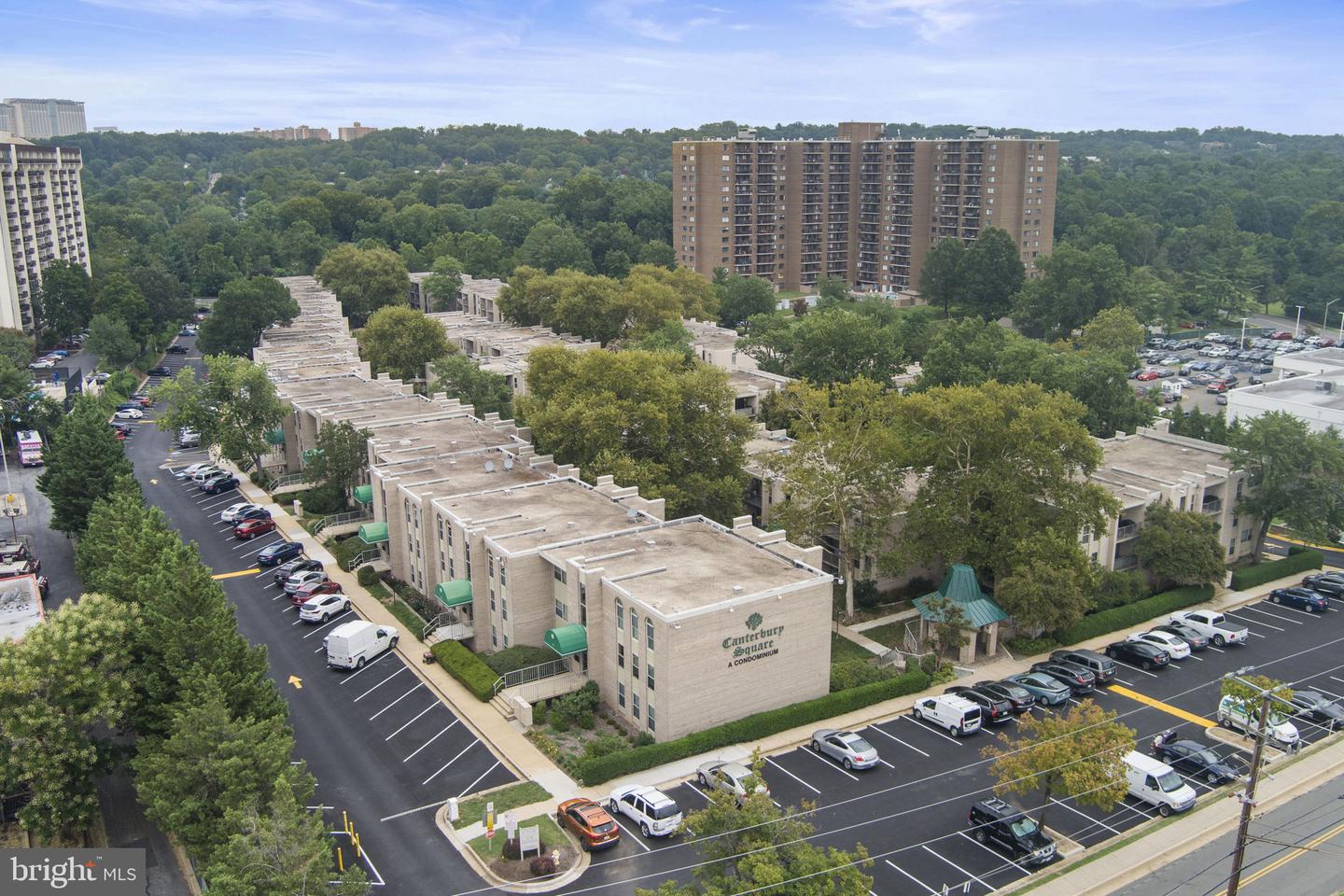 1 CANTERBURY SQ #101, ALEXANDRIA, Virginia 22304, 2 Bedrooms Bedrooms, ,1 BathroomBathrooms,Residential,For sale,1 CANTERBURY SQ #101,VAAX2048460 MLS # VAAX2048460