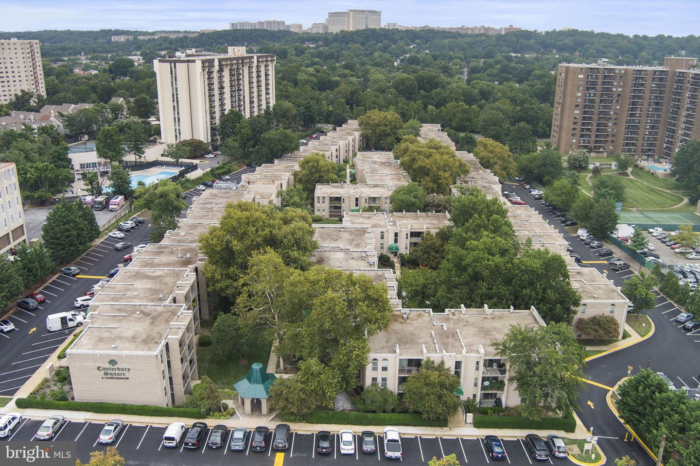 1 CANTERBURY SQ #101, ALEXANDRIA, Virginia 22304, 2 Bedrooms Bedrooms, ,1 BathroomBathrooms,Residential,For sale,1 CANTERBURY SQ #101,VAAX2048460 MLS # VAAX2048460