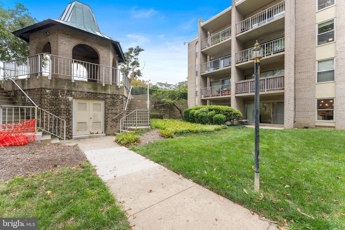 1 CANTERBURY SQ #101, ALEXANDRIA, Virginia 22304, 2 Bedrooms Bedrooms, ,1 BathroomBathrooms,Residential,For sale,1 CANTERBURY SQ #101,VAAX2048460 MLS # VAAX2048460