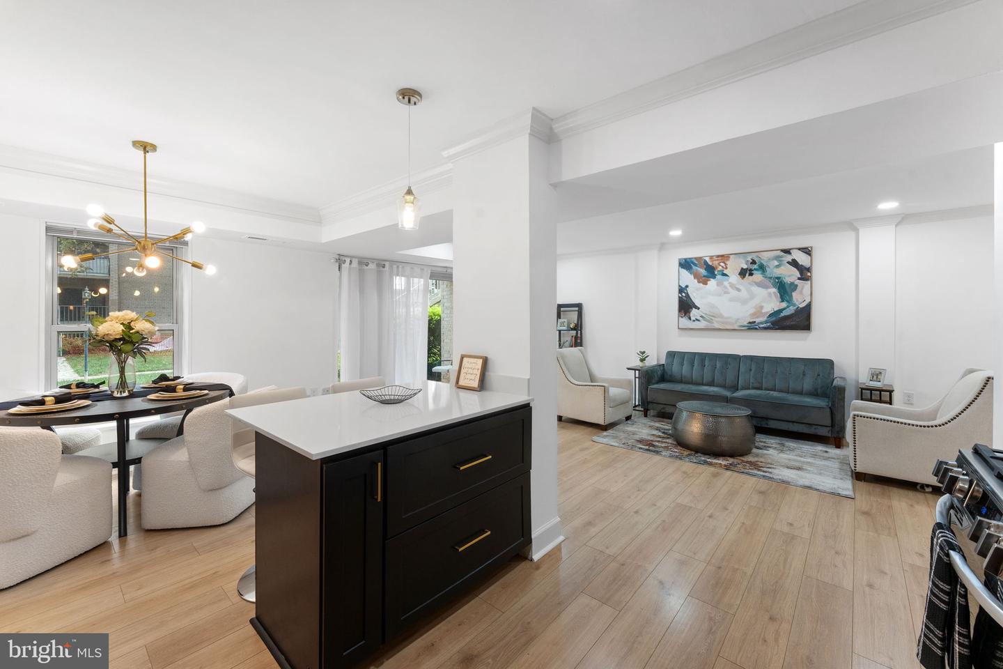 1 CANTERBURY SQ #101, ALEXANDRIA, Virginia 22304, 2 Bedrooms Bedrooms, ,1 BathroomBathrooms,Residential,For sale,1 CANTERBURY SQ #101,VAAX2048460 MLS # VAAX2048460