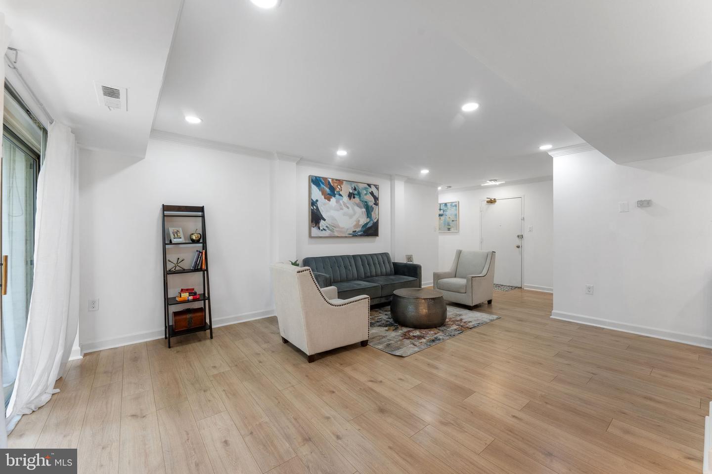 1 CANTERBURY SQ #101, ALEXANDRIA, Virginia 22304, 2 Bedrooms Bedrooms, ,1 BathroomBathrooms,Residential,For sale,1 CANTERBURY SQ #101,VAAX2048460 MLS # VAAX2048460
