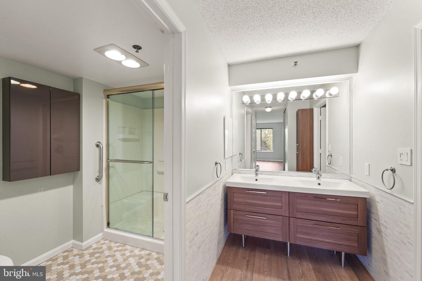 19385 CYPRESS RIDGE TER #522, LEESBURG, Virginia 20176, 2 Bedrooms Bedrooms, ,2 BathroomsBathrooms,Residential,For sale,19385 CYPRESS RIDGE TER #522,VALO2104358 MLS # VALO2104358