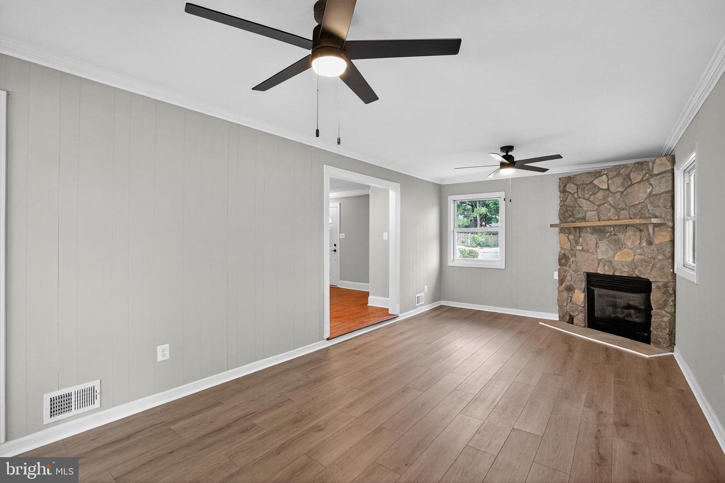 310 MISSOURI AVE, HERNDON, Virginia 20170, 4 Bedrooms Bedrooms, ,2 BathroomsBathrooms,Residential,For sale,310 MISSOURI AVE,VAFX2260686 MLS # VAFX2260686