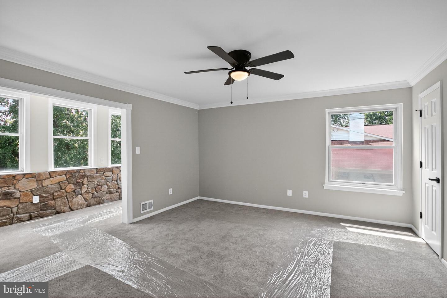 310 MISSOURI AVE, HERNDON, Virginia 20170, 4 Bedrooms Bedrooms, ,2 BathroomsBathrooms,Residential,For sale,310 MISSOURI AVE,VAFX2260686 MLS # VAFX2260686