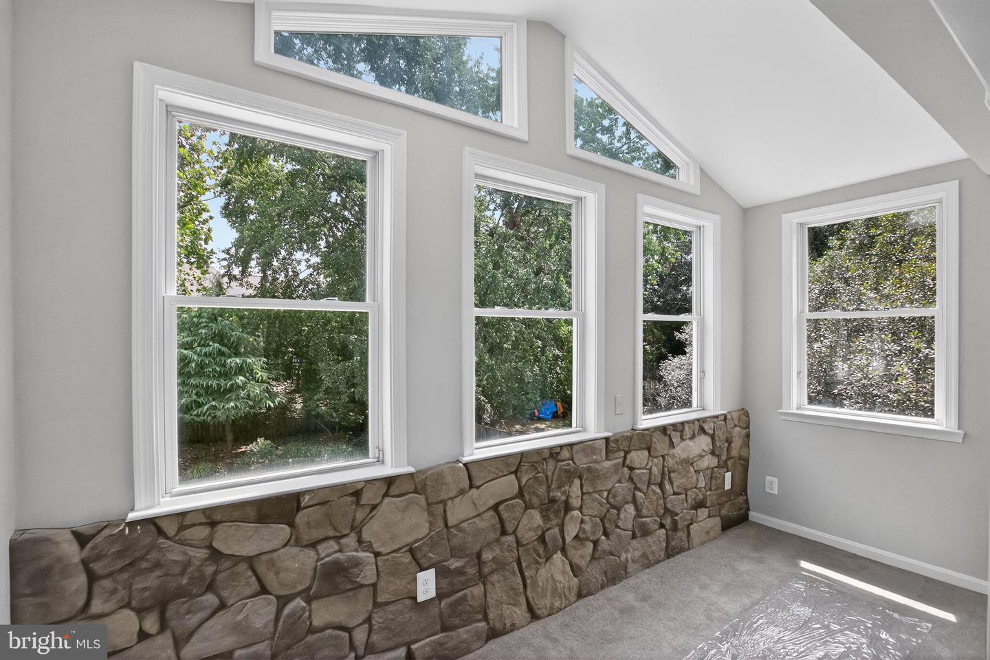 310 MISSOURI AVE, HERNDON, Virginia 20170, 4 Bedrooms Bedrooms, ,2 BathroomsBathrooms,Residential,For sale,310 MISSOURI AVE,VAFX2260686 MLS # VAFX2260686