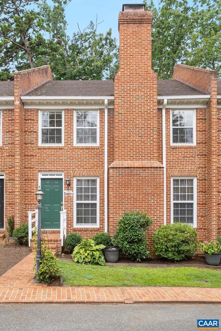 2752 HYDRAULIC RD, CHARLOTTESVILLE, Virginia 22901, 3 Bedrooms Bedrooms, ,2 BathroomsBathrooms,Residential,For sale,2752 HYDRAULIC RD,667732 MLS # 667732