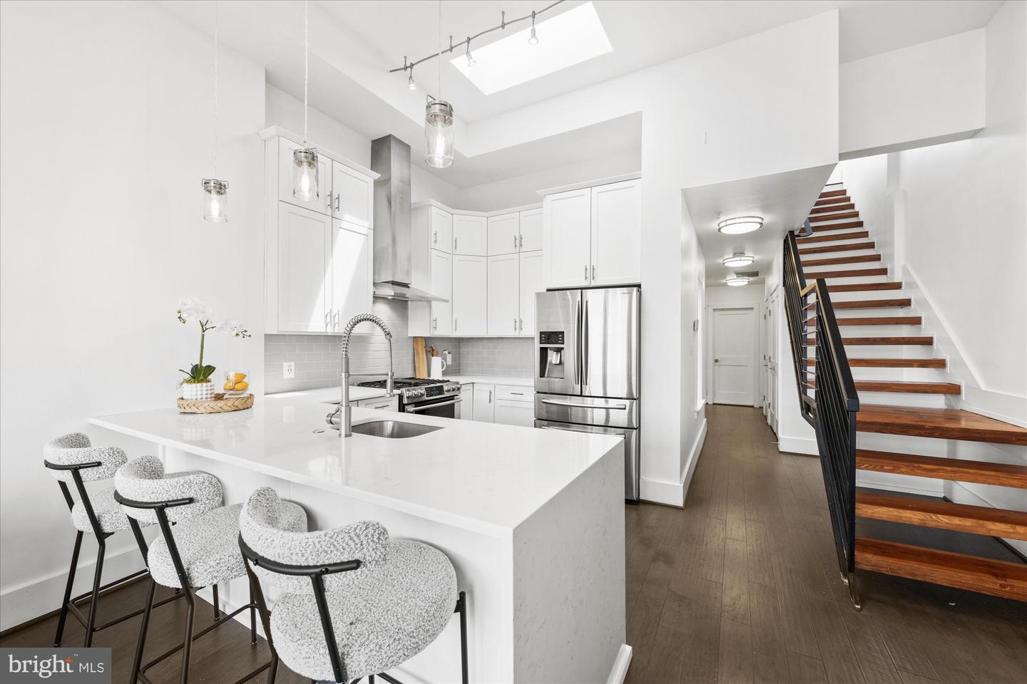 1451 GIRARD ST NW #5, WASHINGTON, District Of Columbia 20009, 2 Bedrooms Bedrooms, ,2 BathroomsBathrooms,Residential,For sale,1451 GIRARD ST NW #5,DCDC2214706 MLS # DCDC2214706
