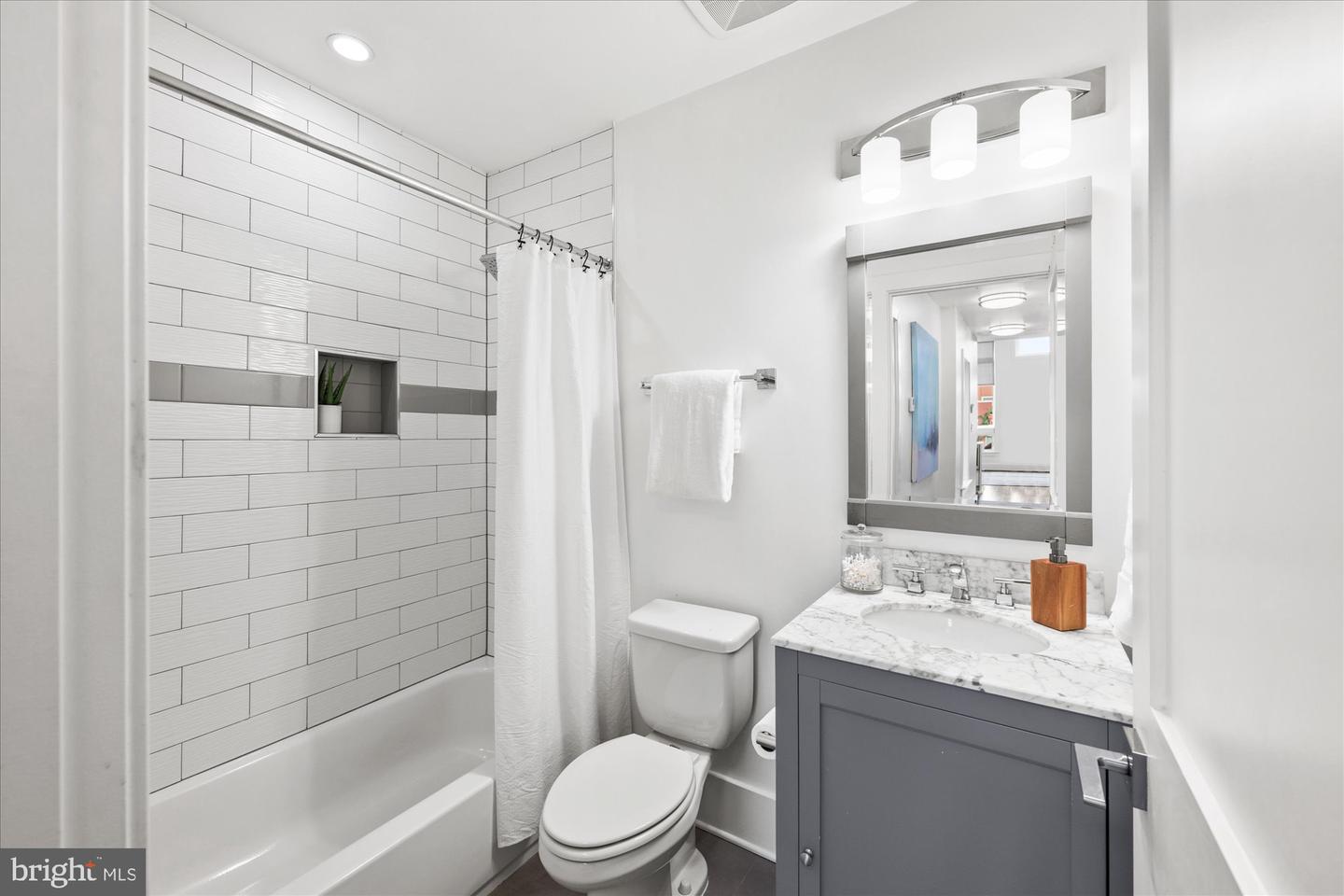 1451 GIRARD ST NW #5, WASHINGTON, District Of Columbia 20009, 2 Bedrooms Bedrooms, ,2 BathroomsBathrooms,Residential,For sale,1451 GIRARD ST NW #5,DCDC2214706 MLS # DCDC2214706