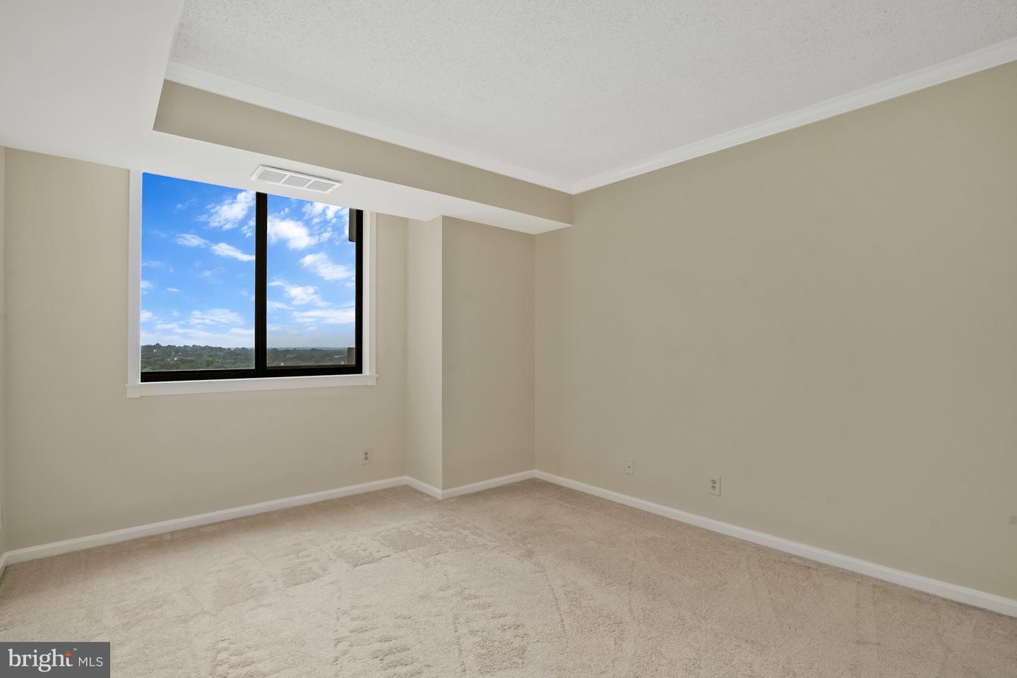 3800 FAIRFAX DR #1411, ARLINGTON, Virginia 22203, 2 Bedrooms Bedrooms, ,2 BathroomsBathrooms,Residential,For sale,3800 FAIRFAX DR #1411,VAAR2060538 MLS # VAAR2060538