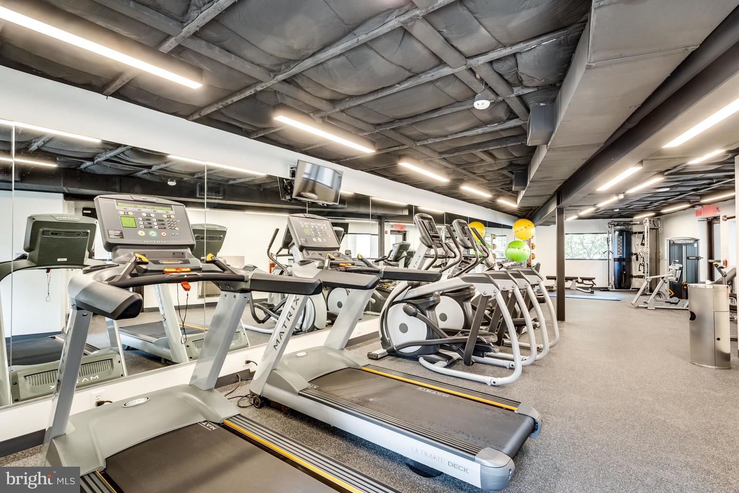 3800 FAIRFAX DR #1411, ARLINGTON, Virginia 22203, 2 Bedrooms Bedrooms, ,2 BathroomsBathrooms,Residential,For sale,3800 FAIRFAX DR #1411,VAAR2060538 MLS # VAAR2060538