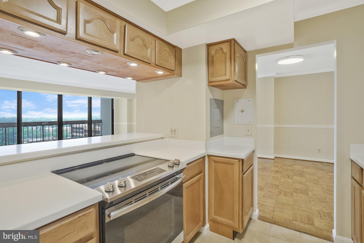 3800 FAIRFAX DR #1411, ARLINGTON, Virginia 22203, 2 Bedrooms Bedrooms, ,2 BathroomsBathrooms,Residential,For sale,3800 FAIRFAX DR #1411,VAAR2060538 MLS # VAAR2060538