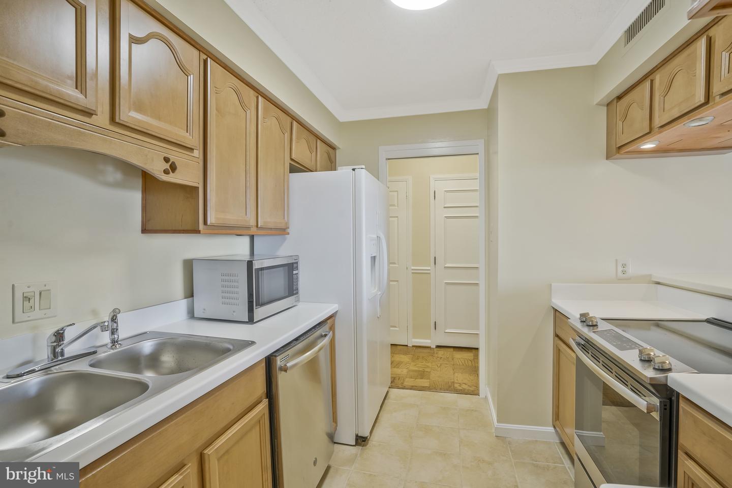 3800 FAIRFAX DR #1411, ARLINGTON, Virginia 22203, 2 Bedrooms Bedrooms, ,2 BathroomsBathrooms,Residential,For sale,3800 FAIRFAX DR #1411,VAAR2060538 MLS # VAAR2060538