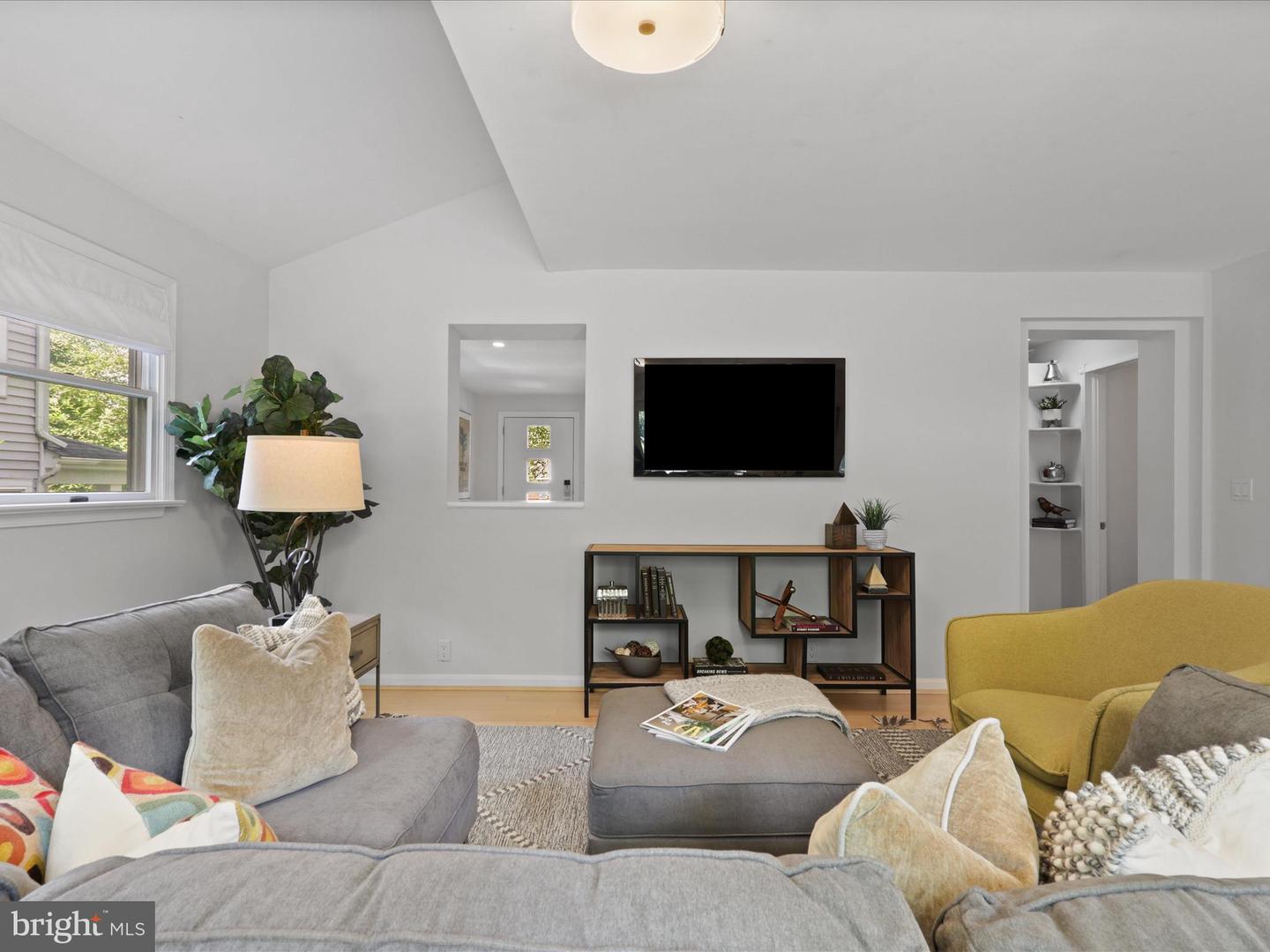 1453 N LONGFELLOW ST, ARLINGTON, Virginia 22205, 3 Bedrooms Bedrooms, ,2 BathroomsBathrooms,Residential,For sale,1453 N LONGFELLOW ST,VAAR2061306 MLS # VAAR2061306