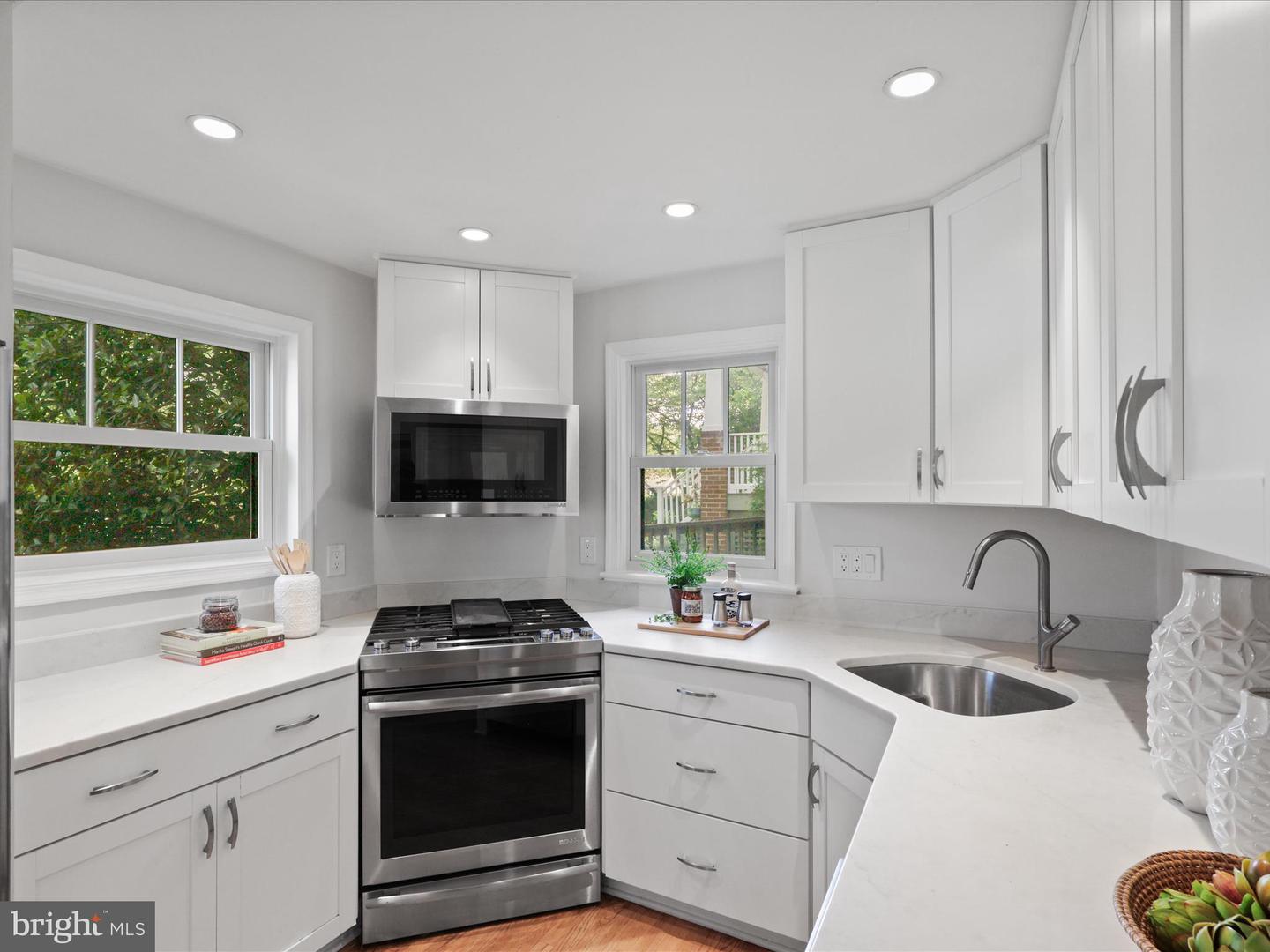 1453 N LONGFELLOW ST, ARLINGTON, Virginia 22205, 3 Bedrooms Bedrooms, ,2 BathroomsBathrooms,Residential,For sale,1453 N LONGFELLOW ST,VAAR2061306 MLS # VAAR2061306