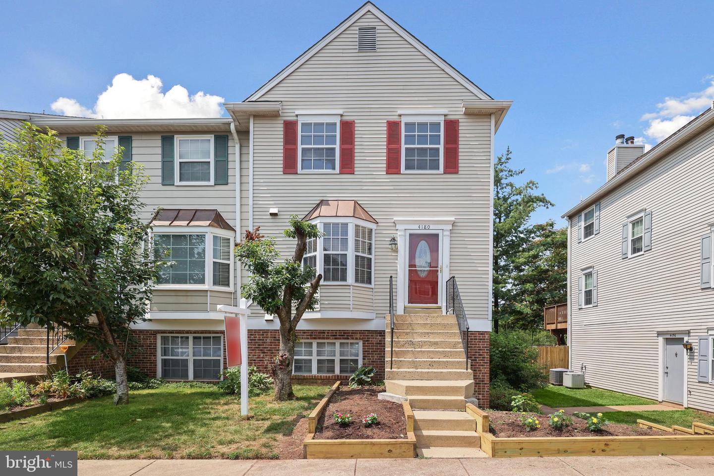 4180 PLEASANT MEADOW CT #104A, CHANTILLY, Virginia 20151, 2 Bedrooms Bedrooms, 9 Rooms Rooms,2 BathroomsBathrooms,Residential,For sale,4180 PLEASANT MEADOW CT #104A,VAFX2259116 MLS # VAFX2259116