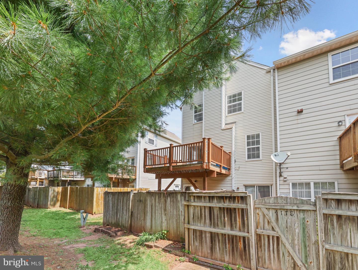 4180 PLEASANT MEADOW CT #104A, CHANTILLY, Virginia 20151, 2 Bedrooms Bedrooms, 9 Rooms Rooms,2 BathroomsBathrooms,Residential,For sale,4180 PLEASANT MEADOW CT #104A,VAFX2259116 MLS # VAFX2259116