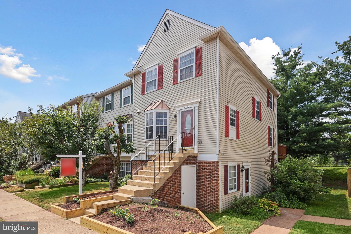 4180 PLEASANT MEADOW CT #104A, CHANTILLY, Virginia 20151, 2 Bedrooms Bedrooms, 9 Rooms Rooms,2 BathroomsBathrooms,Residential,For sale,4180 PLEASANT MEADOW CT #104A,VAFX2259116 MLS # VAFX2259116