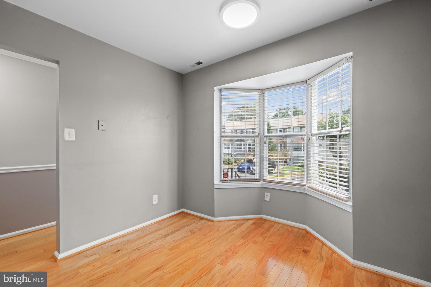 4180 PLEASANT MEADOW CT #104A, CHANTILLY, Virginia 20151, 2 Bedrooms Bedrooms, 9 Rooms Rooms,2 BathroomsBathrooms,Residential,For sale,4180 PLEASANT MEADOW CT #104A,VAFX2259116 MLS # VAFX2259116