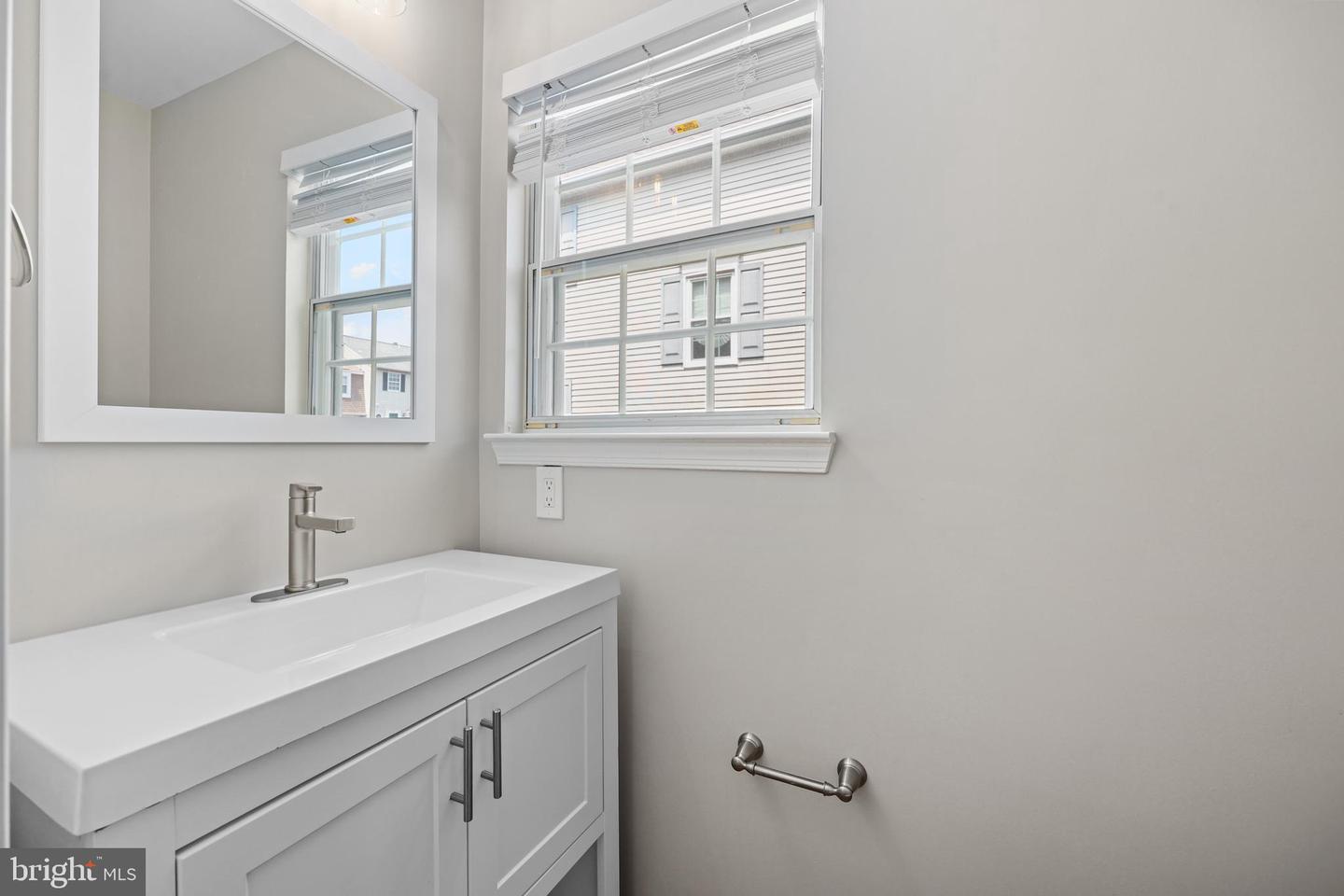 4180 PLEASANT MEADOW CT #104A, CHANTILLY, Virginia 20151, 2 Bedrooms Bedrooms, 9 Rooms Rooms,2 BathroomsBathrooms,Residential,For sale,4180 PLEASANT MEADOW CT #104A,VAFX2259116 MLS # VAFX2259116