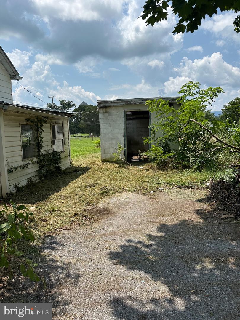750 W MAIN ST, LURAY, Virginia 22835, 4 Bedrooms Bedrooms, 7 Rooms Rooms,1 BathroomBathrooms,Residential,For sale,750 W MAIN ST,VAPA2005228 MLS # VAPA2005228