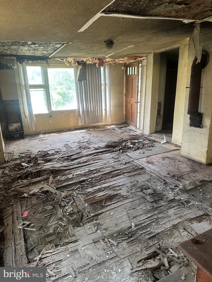 750 W MAIN ST, LURAY, Virginia 22835, 4 Bedrooms Bedrooms, 7 Rooms Rooms,1 BathroomBathrooms,Residential,For sale,750 W MAIN ST,VAPA2005228 MLS # VAPA2005228